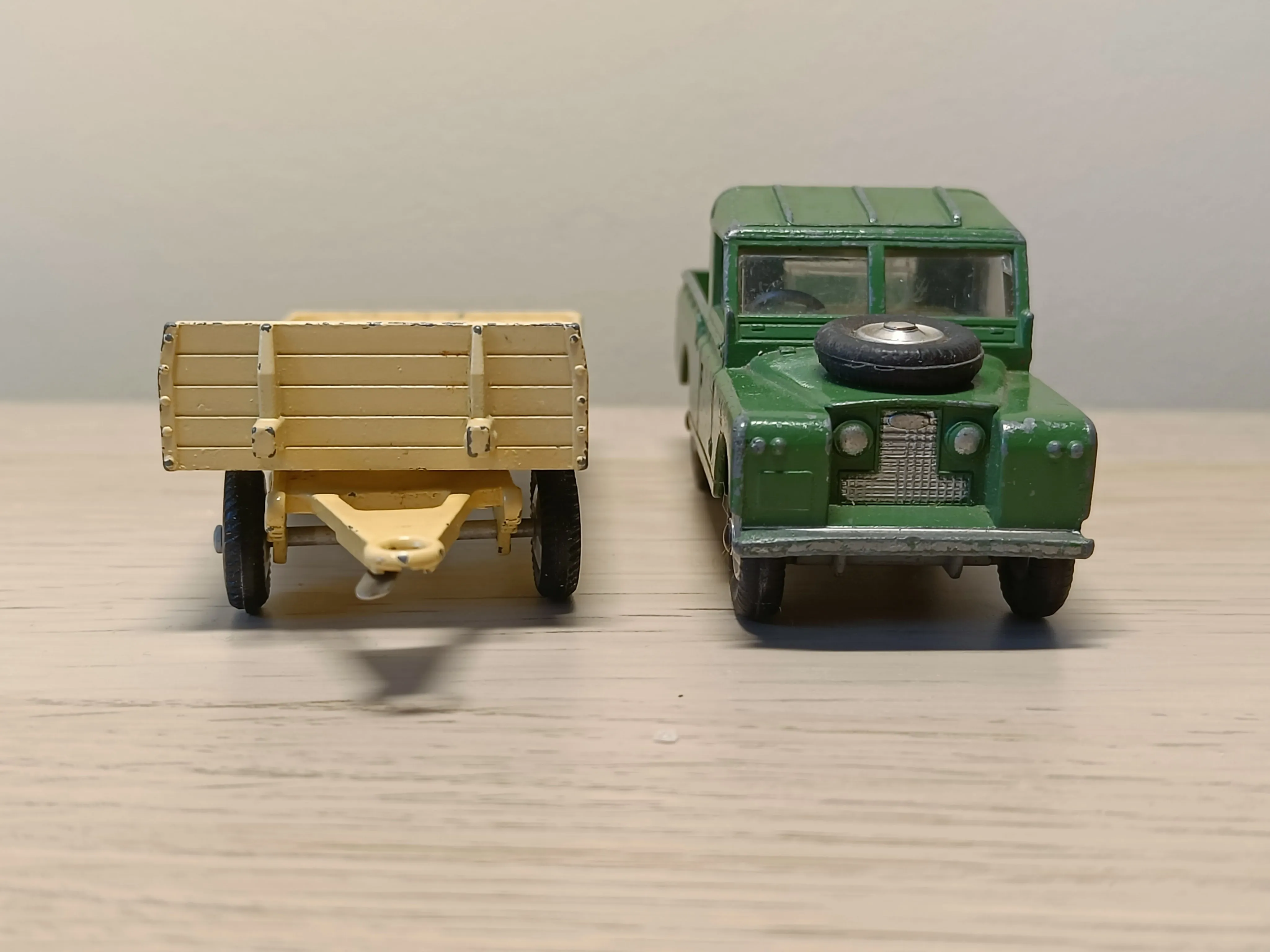 438 Land Rover and trailer from Gift Set 22 (1)