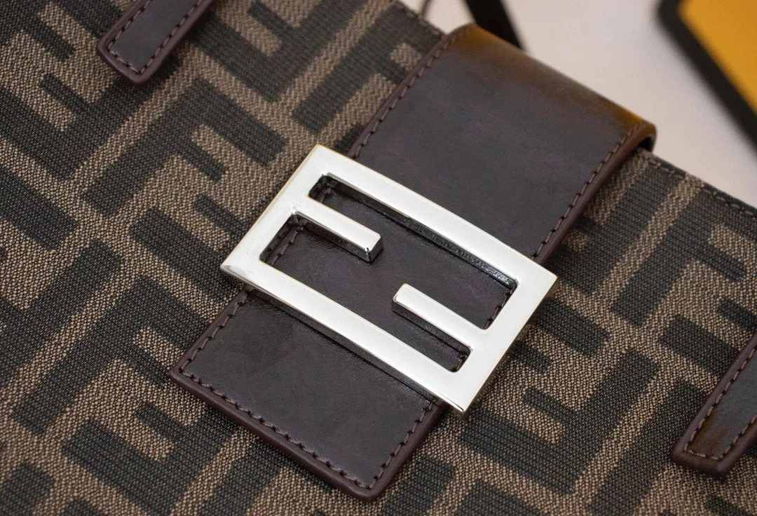 EN   Designer bags by Fendi 027