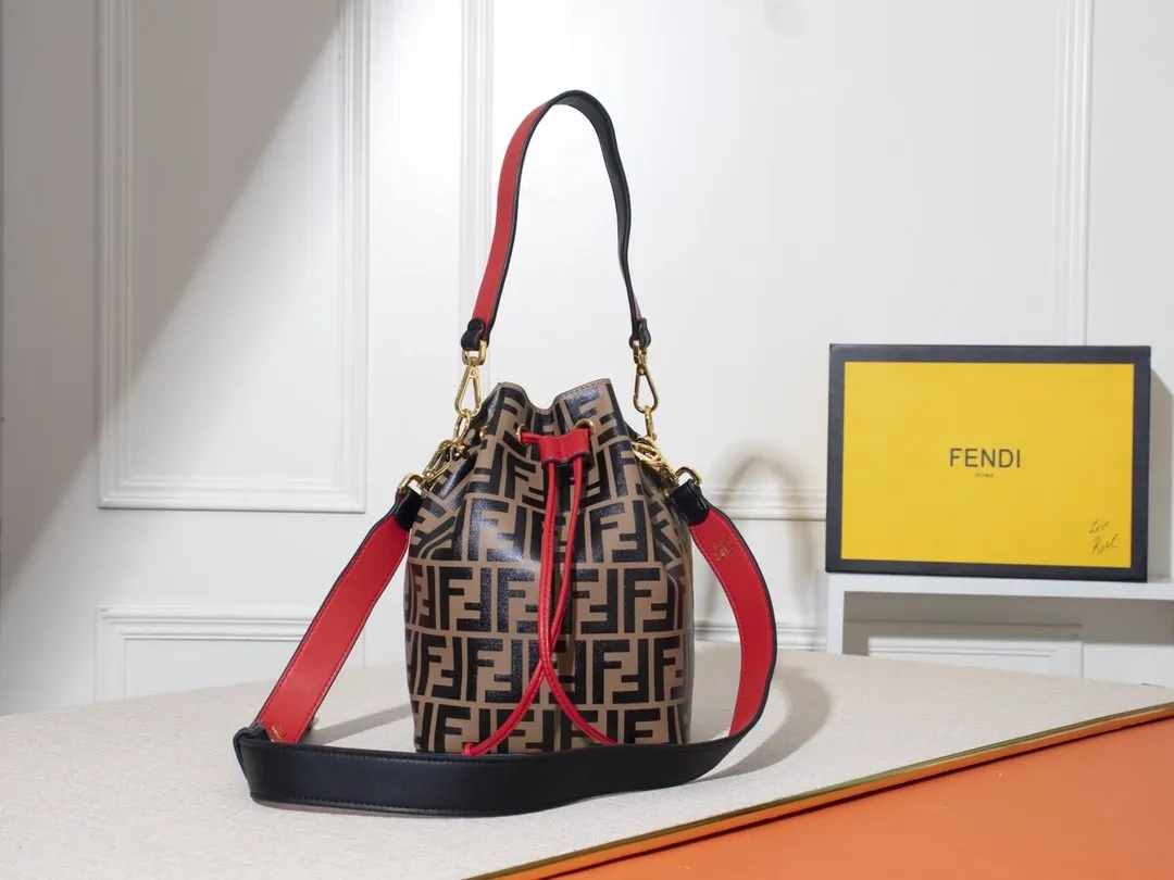 EN   Designer bags by Fendi 038