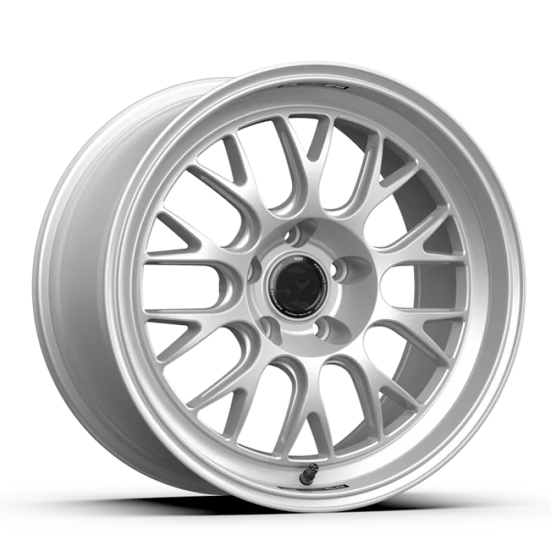 fifteen52 Holeshot RSR 18x10.5 5x120 25mm ET 72.56mm Center Bore Radiant Silver