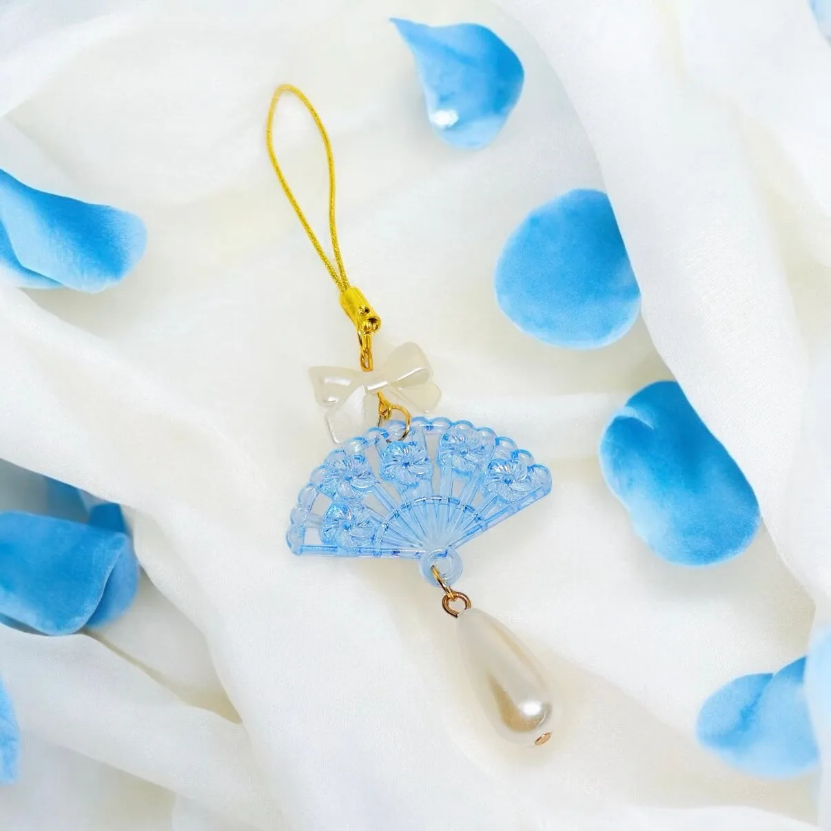 Phone charm | blue fan with pearl