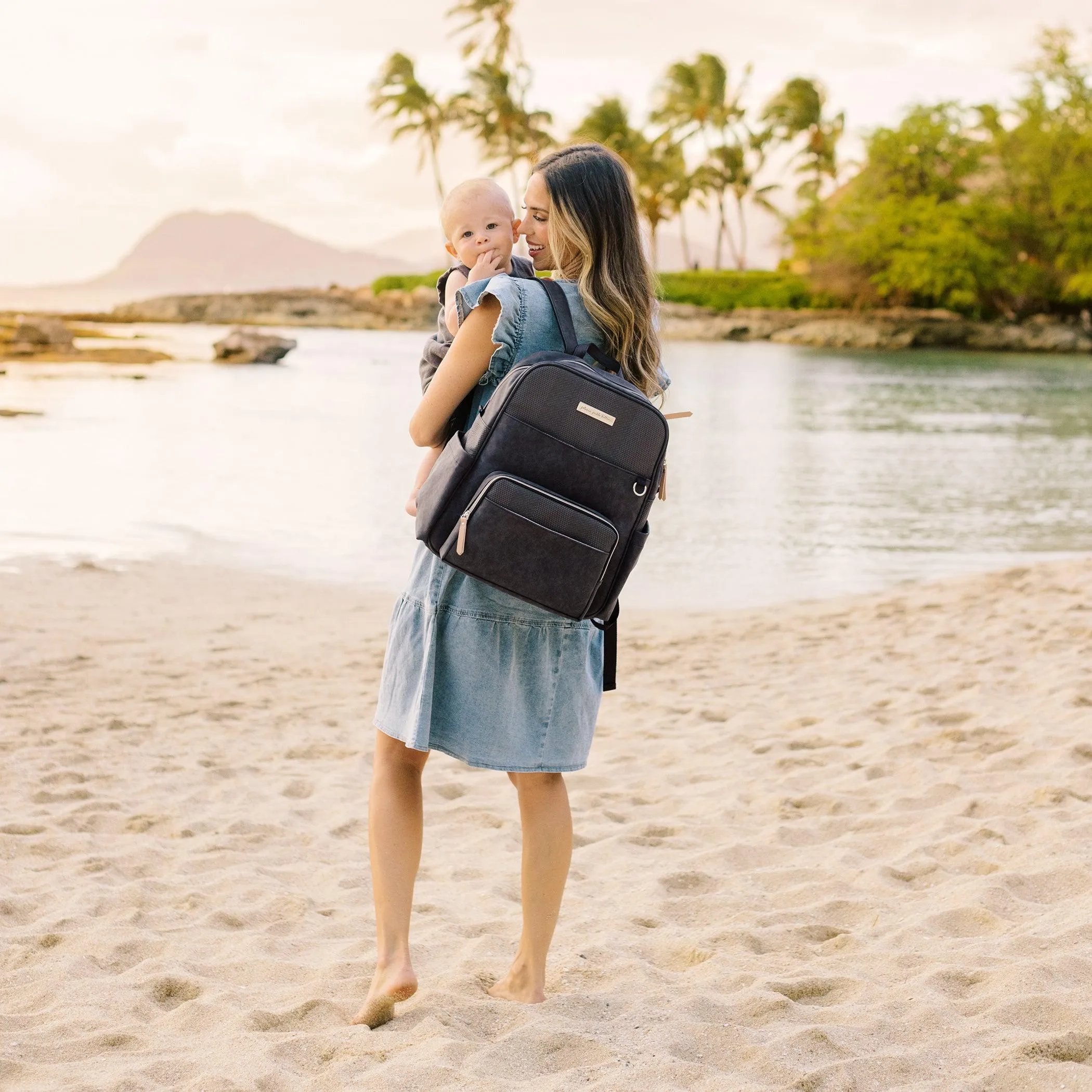 Sync Backpack in Carbon Cable Stitch & Accessory Bundle